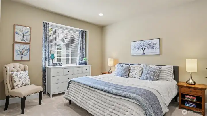Second upper level bedroom