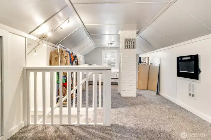 3rd bedroom upstairs