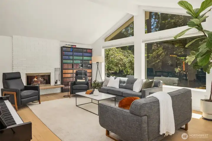 Vaulted ceilings and floor-to-ceiling windows for a nature bathing experience.