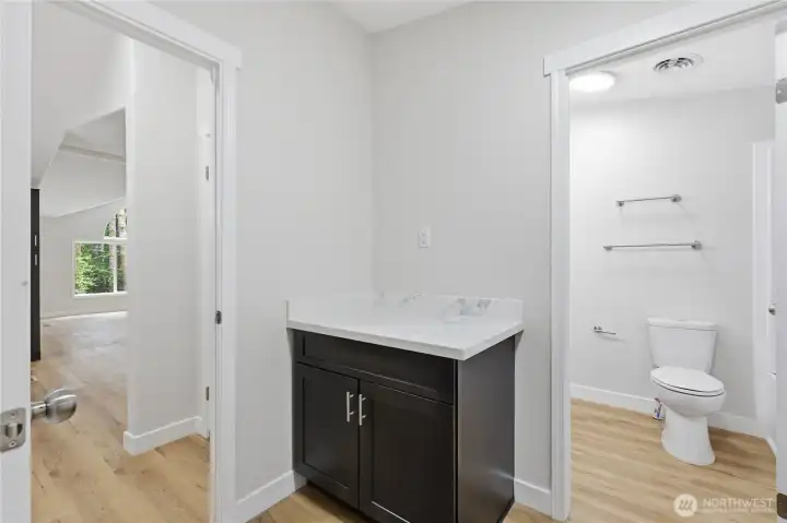 1/2 Bath