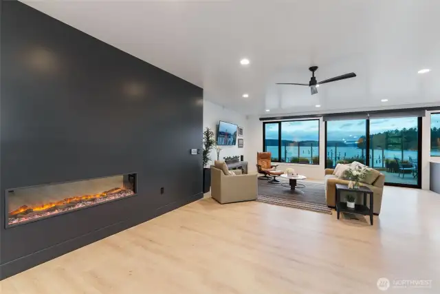 Inviting fire place and views of the mountains ~ Narrows Bridge
