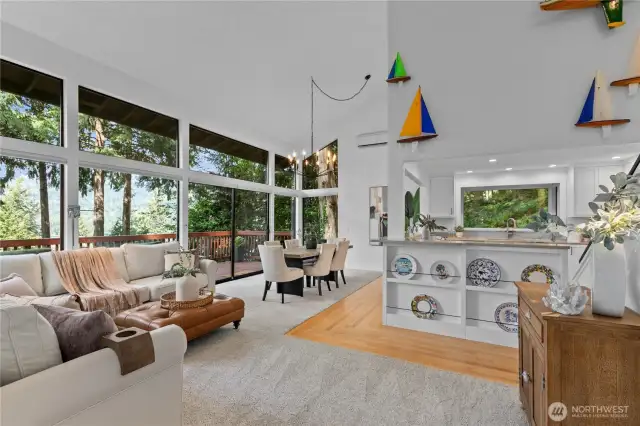 Open concept living & dining, perfect for hosting