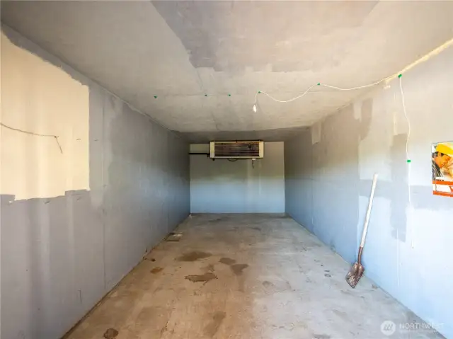 storage off garage