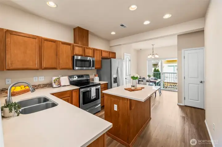 Kitchen w/ island