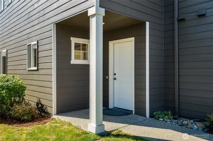 Nice private entry