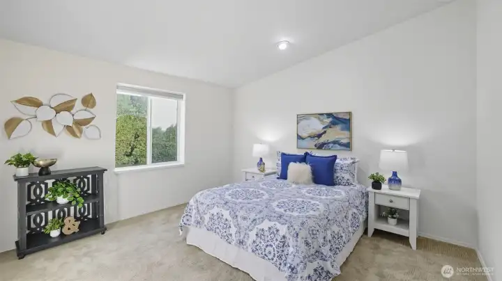 Guest bedroom with plenty of space!