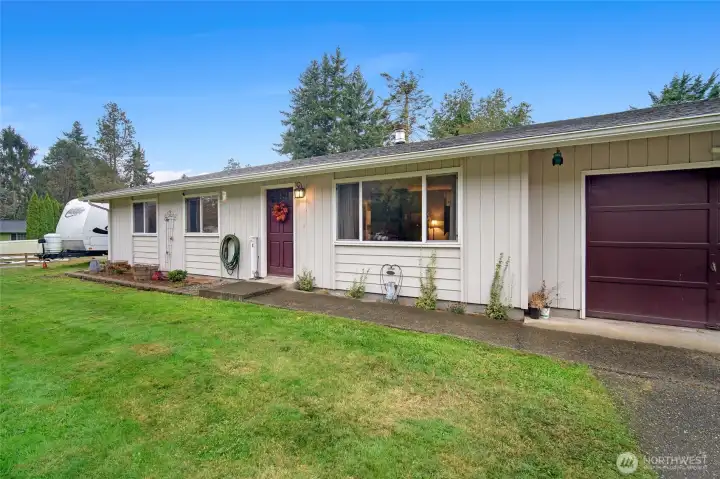 Welcome to 7939 Lynnwood Dr!