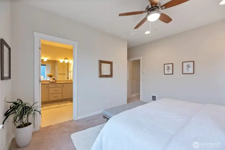 Well-ventilated primary bath