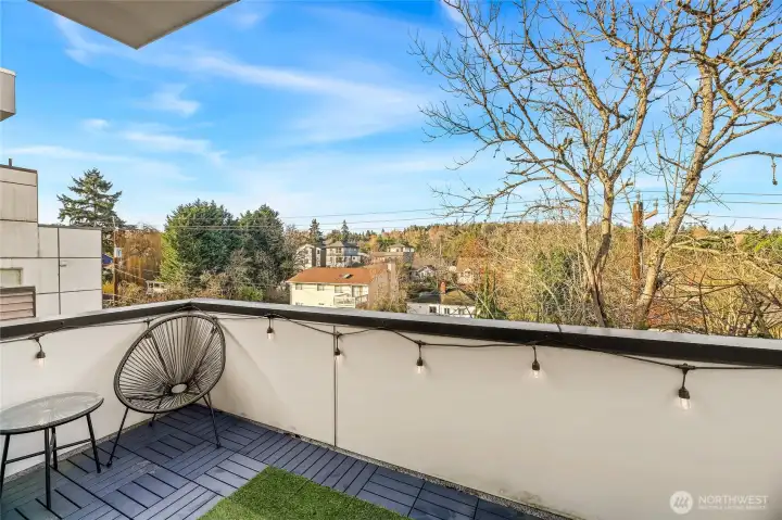 Deck off primary (red story)