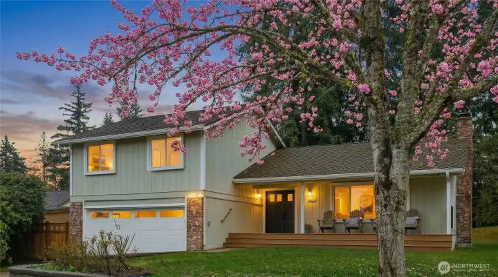 Welcome home to the first hole on Fairwood Greens Golf Course!