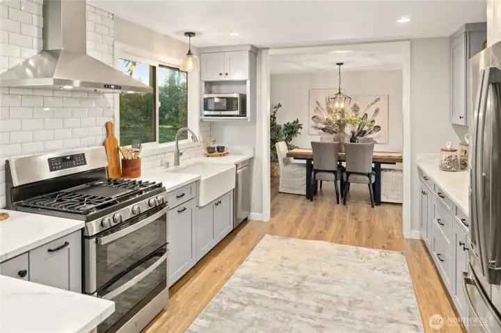 The kitchen is updated and refreshed, ready for you to call it home!