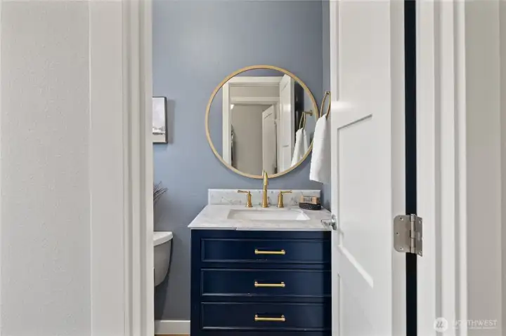 Lower level Powder Bath