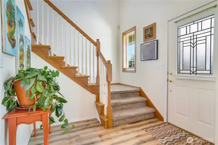 Inviting large entry with vaulted ceiling