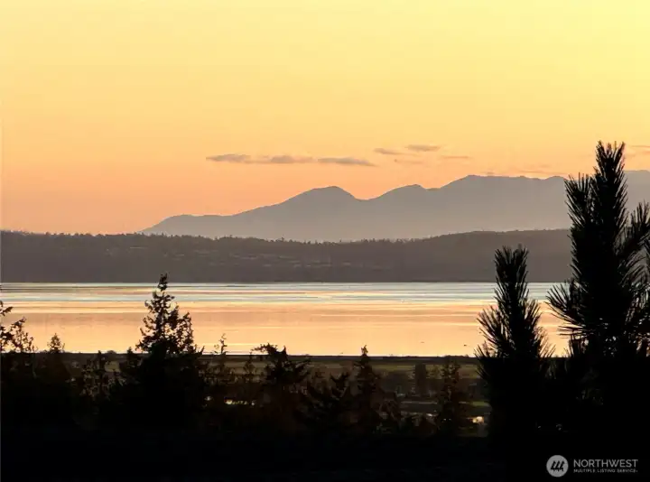 VIEWS OF PORT SUSAN BAY & OLYMPIC MOUNTAINS