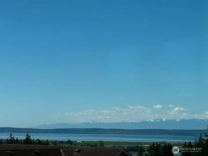 Sweeping views of Port Susan Bay and Olympic Mountains