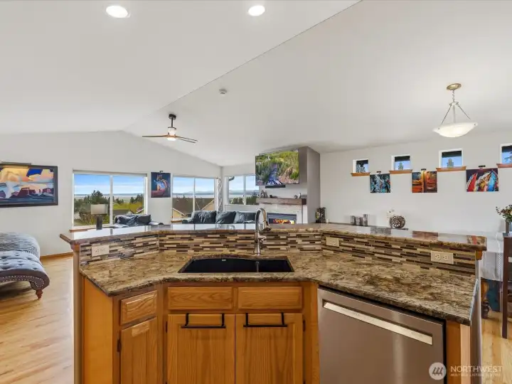 Kitchen with Gorgeous views