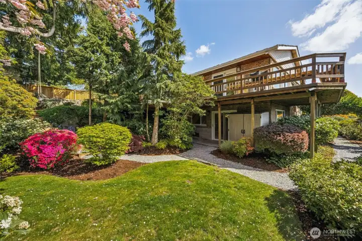 Landscaping refresh including gravel walk ways & fresh mulch
