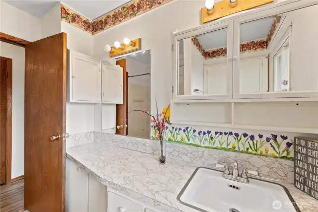 Upstairs Full Bath
