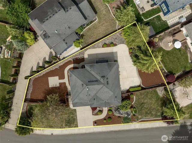 This view shows off the great size & usability of this large lot.