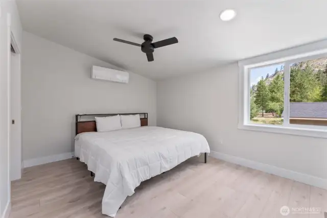 Upstairs guest bedroom