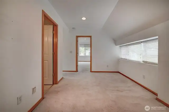 U/L bonus room