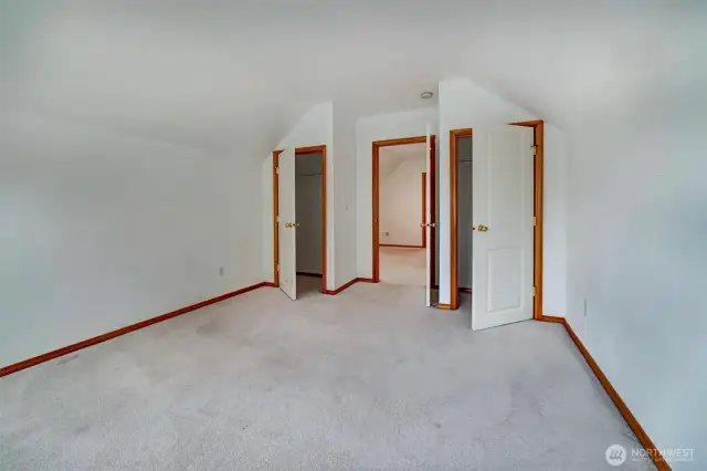 2nd  U/L bedroom