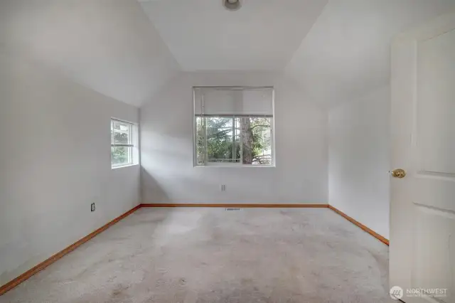 3rd U/L bedroom