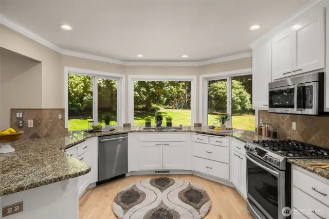 Kitchen w/view of backyard