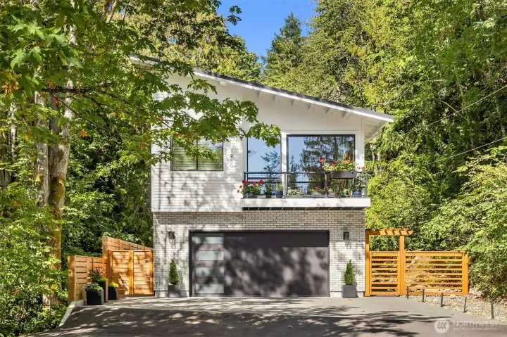 Outstanding modern home in private lush setting