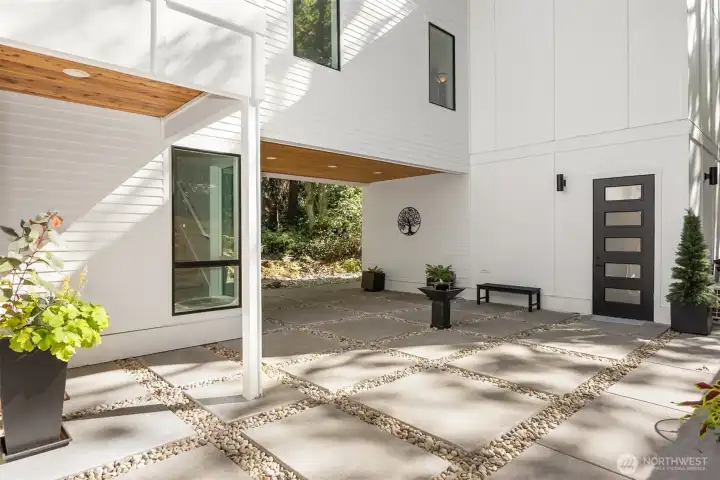 Private courtyard entry to guest suite