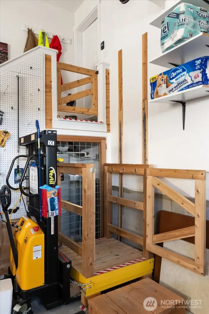 Lift in the garage