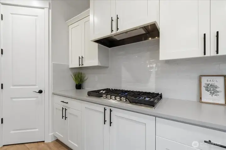 Kitchen, gas range, built-in