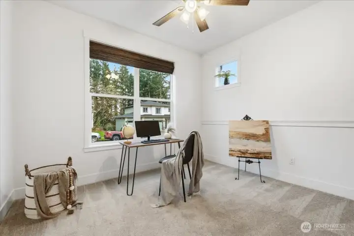 Den/Office w/ closet can be used as 4th bedroom, WW Carpet