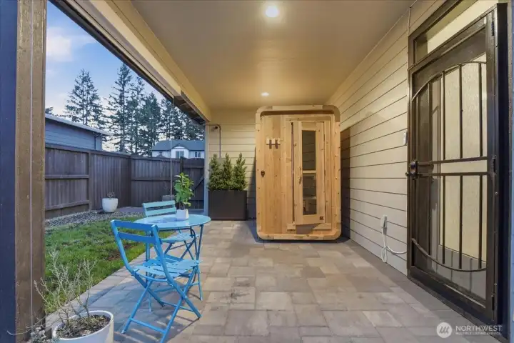 Covered patio w/ sauna,