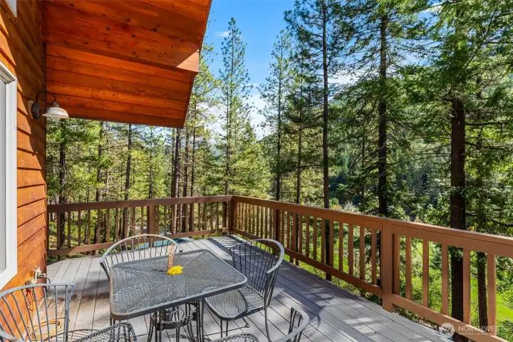 Plenty of room for entertaining here!