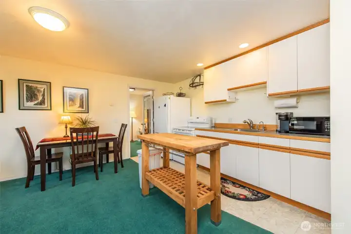 kitchen on lower level