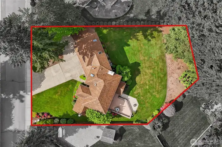 Approximate property lines for this 0.41 acre parcel