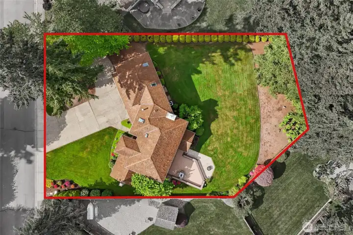 Approximate property lines for this 0.41 acre parcel