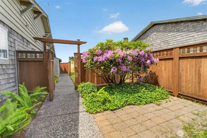 North side patio space.