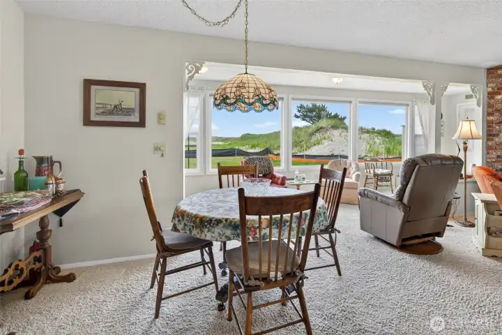 dining off kitchen