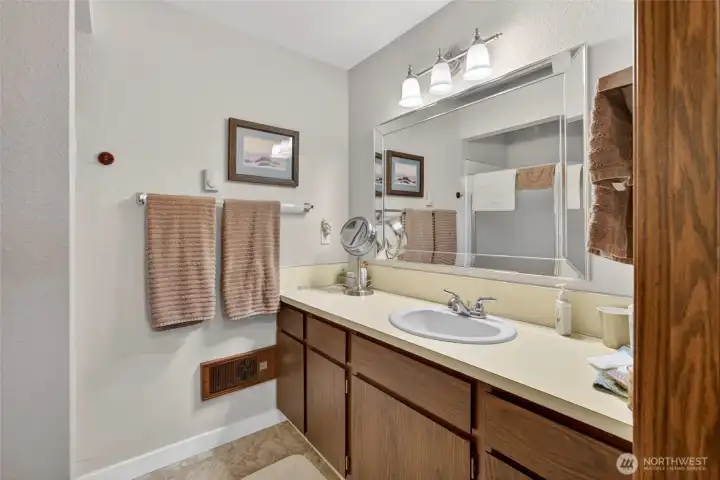 Primary bath