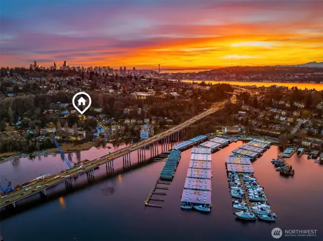 Perched right above Portage Bay in a prime location in North Capitol Hill. Minutes from downtown, UW, South Lake Union & amenities.