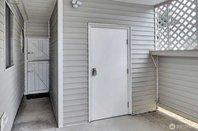 Storage shed at end of carport is insulated and has power. Double barn door access to the back yard area. Space for garden or play area for Fido as you can have 1 pet not over 18lbs.