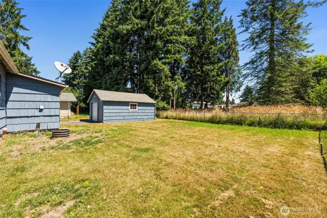 Situated on a great, level 7,490 sq ft lot in the heart of the Downtown Puyallup Valley, this property offers ample space for outdoor activities, parking, and future possibilities—all within easy reach of shops, parks, and dining.