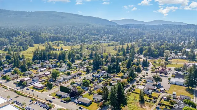 Spectacular Location - Short Walk to River, Parks, Downtown Snoqualmie