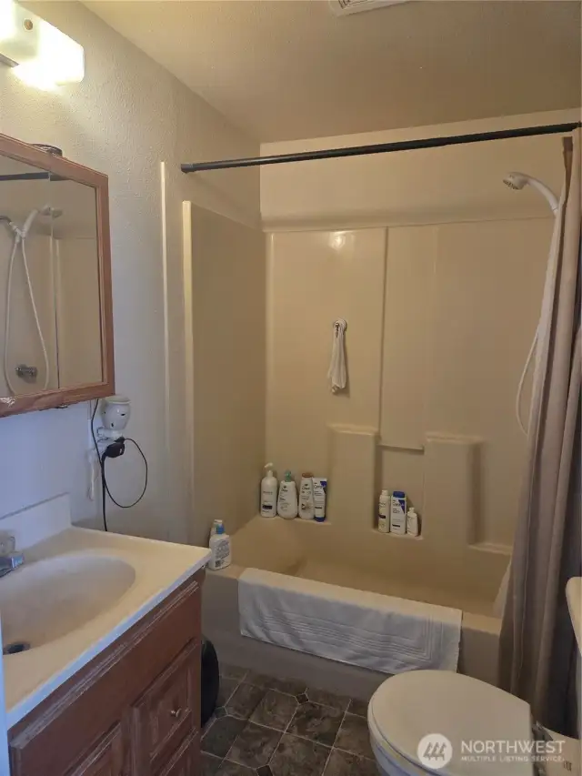 Unit 2 Bathroom - Full
