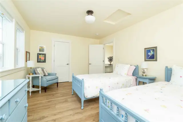 Upper Bed