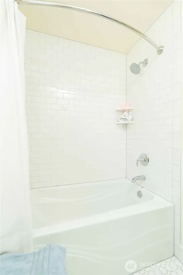 Upstairs tub