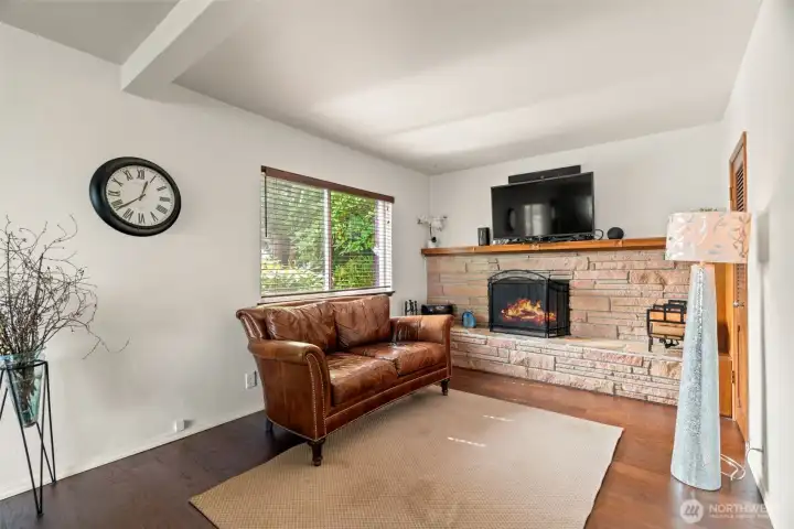 Living room/ wood fireplace