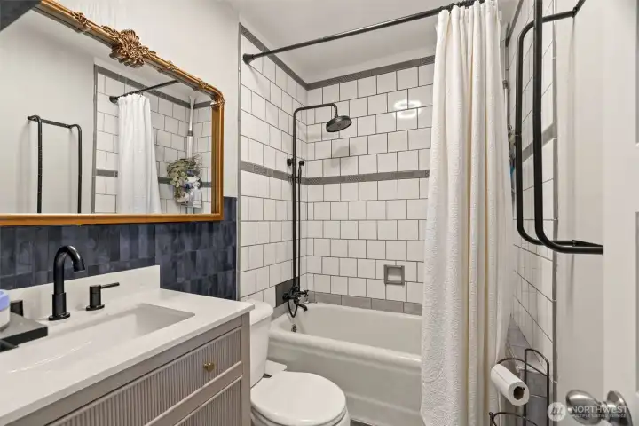 Main floor Full Bath